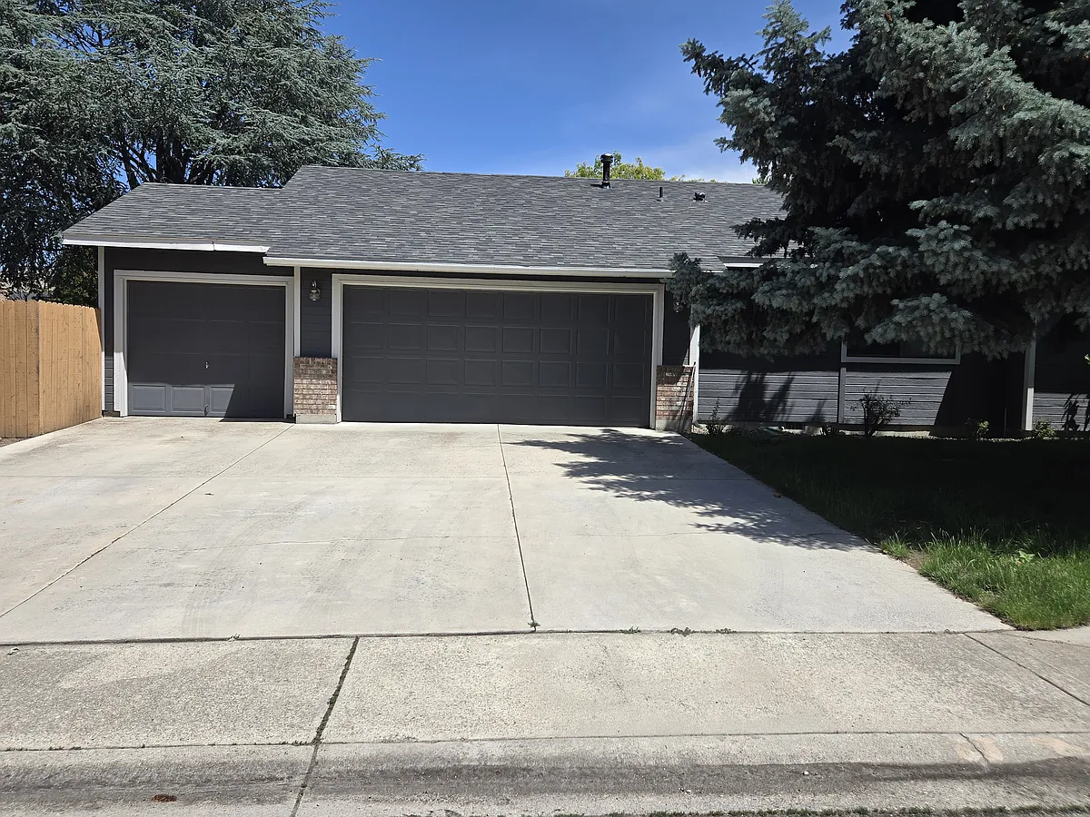 Building Photo - 496 W Arizona Ln