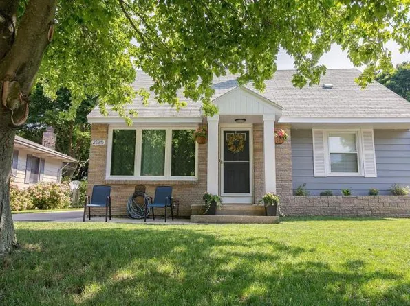2125 Finsbury Ln NW, Grand Rapids, MI 49504