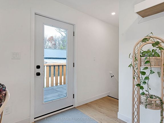 5th image of 946 French Line Rd