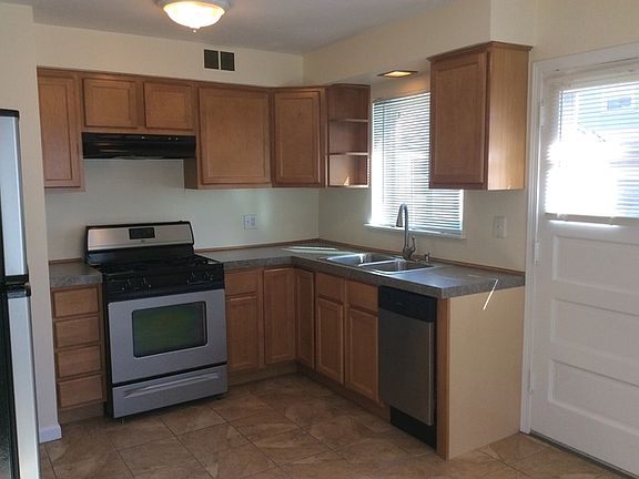 4th image of 3403 Kemman Ave