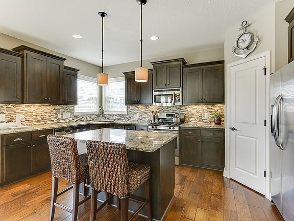 4th image of 5196 Black Oaks Ct N