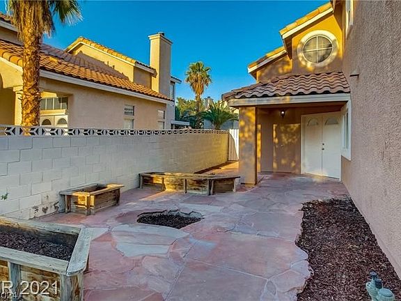 4th image of 136 Countrywood Cir