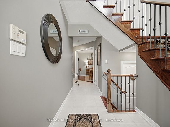 4th image of 187 Cooke Cres