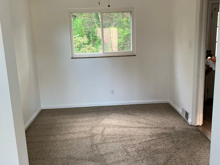 172 Morrison Dr — Photo 3