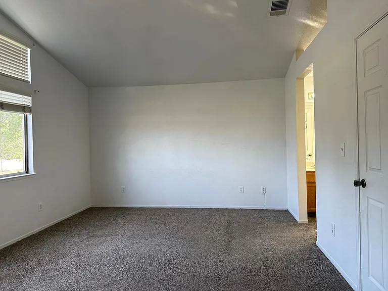 418 Kinsmill Ct — Photo 31
