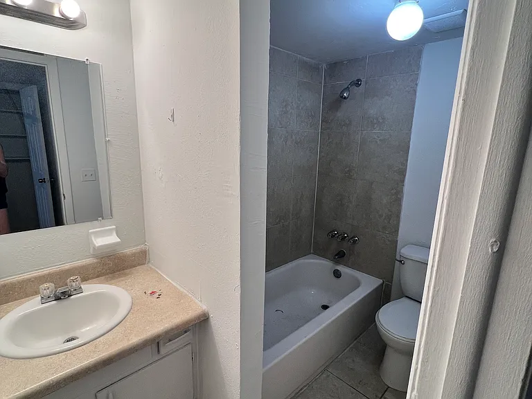 University Place Apartments — Photo 5