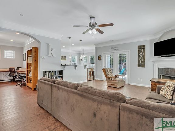 5th image of 6 Chapel Lake Drive N