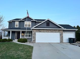 266 N Lapham St, Oconomowoc, WI 53066