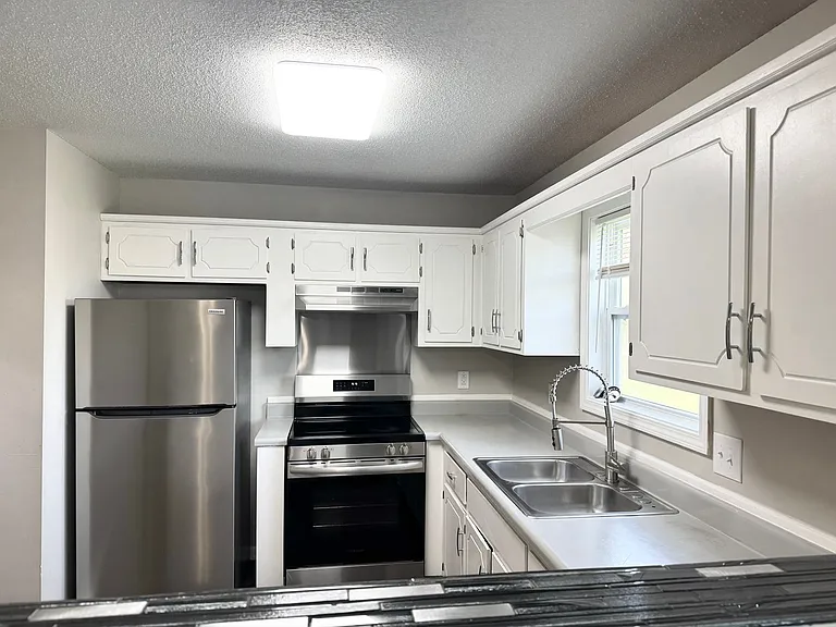 1804 Harbor Dr — Photo 8