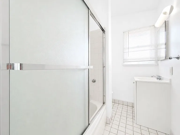 2106C Delaware Ave — Photo 9