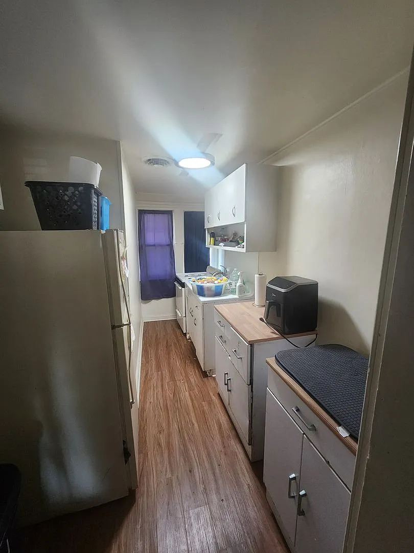 2 Linden Ave — Photo 4
