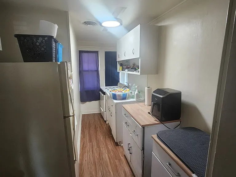 2 Linden Ave — Photo 4
