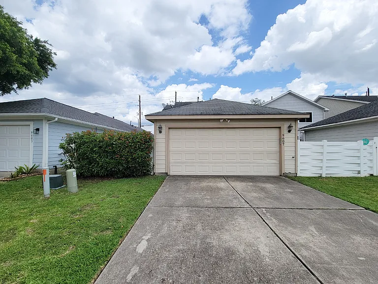 9607 Farrell Dr — Photo 40