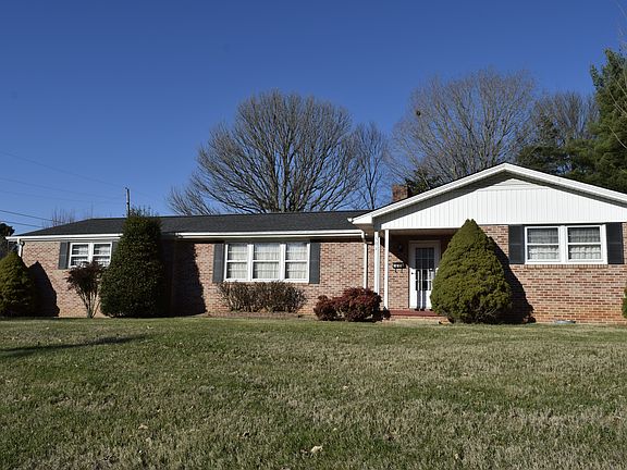 2nd image of 501 Rose Ave