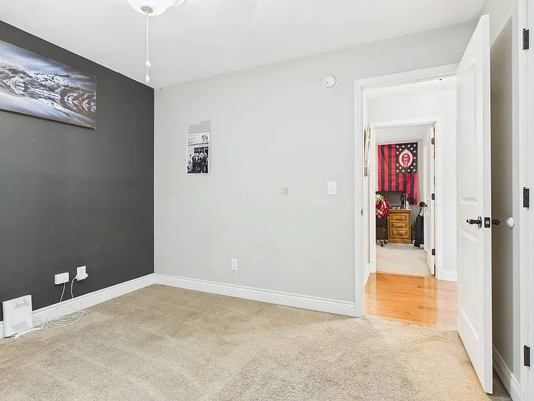 604 S Main St — Photo 17