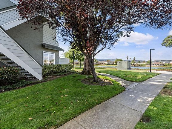5th image of 2083 Vista Del Mar