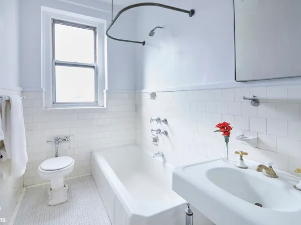 505 West End Avenue image 9 of 16