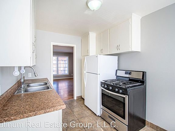 4th image of 4728 Cass St #9