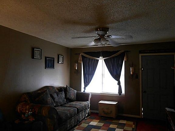 3rd image of 1388 N Ross Dr