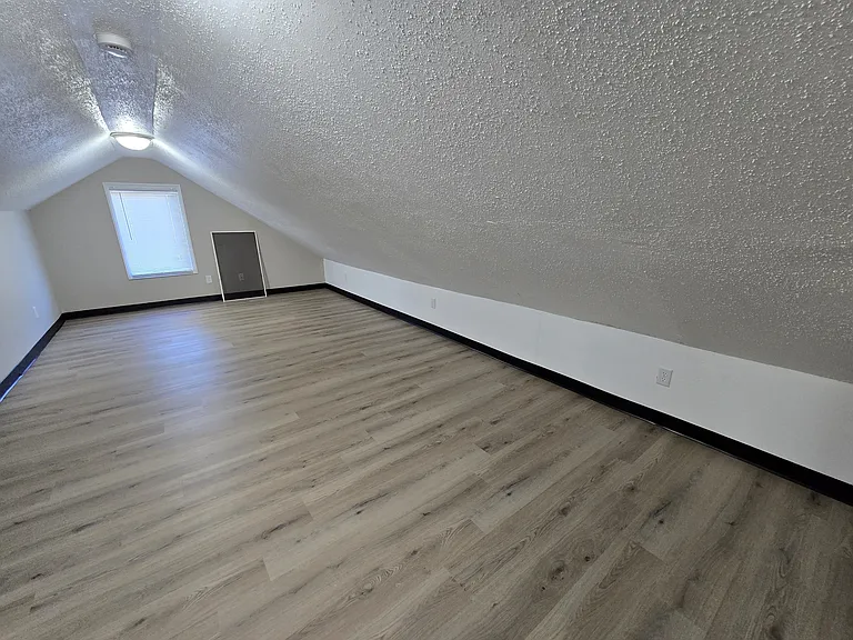 1125 N Barclay St — Photo 24