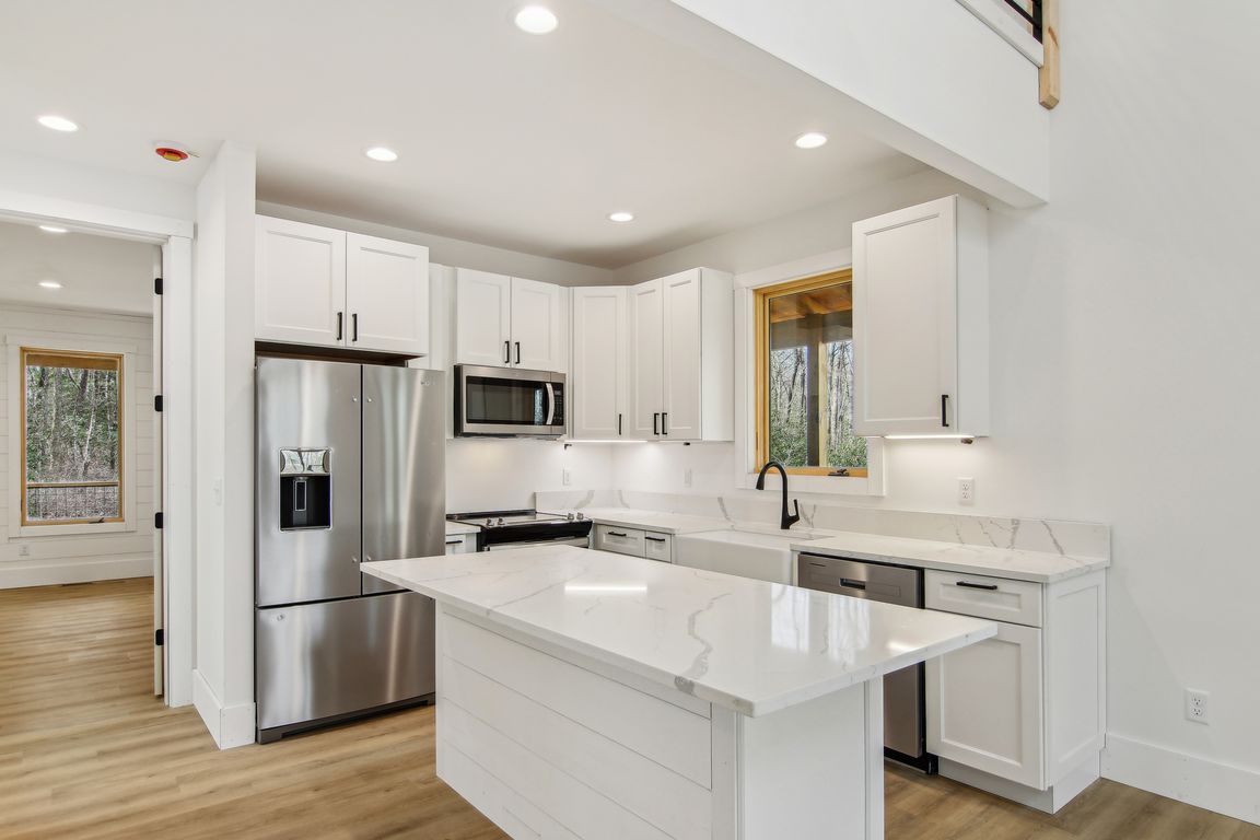 Cherokee Cir-015.jpg