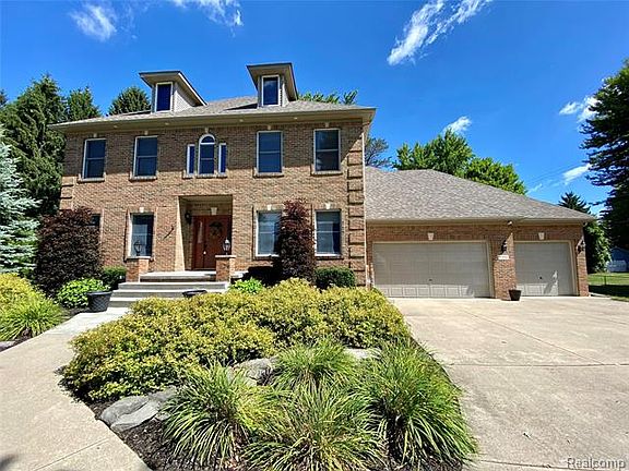 2nd image of 3346 Saint Andrews Dr
