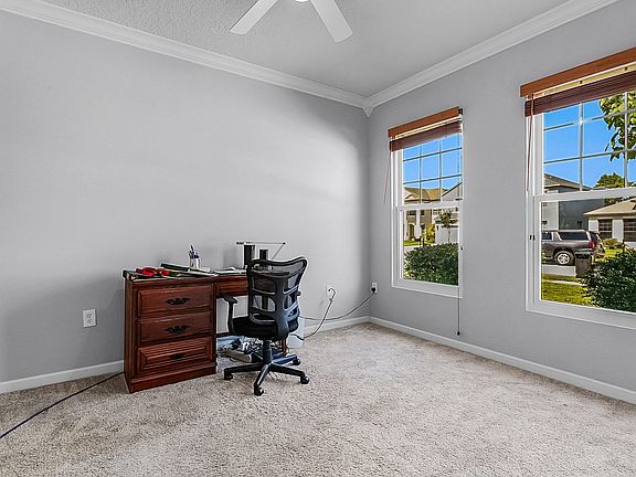 4th image of 723 Marian Ct