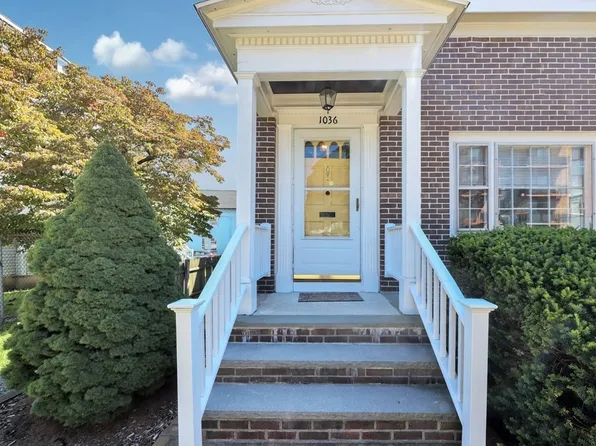 1036 River St, Hyde Park, MA 02136