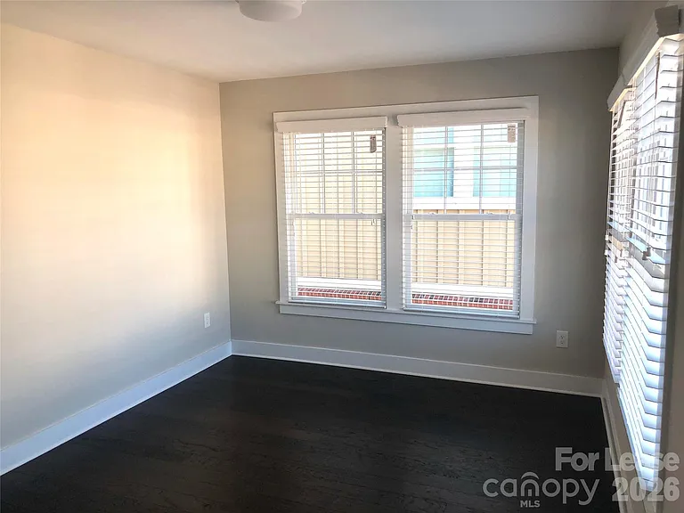 1218 Macomb Pl — Photo 15
