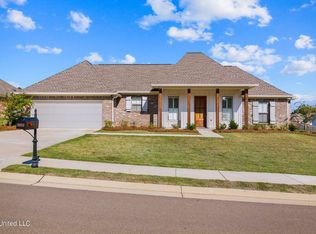 104 Hampton Ln, Madison, MS 39110