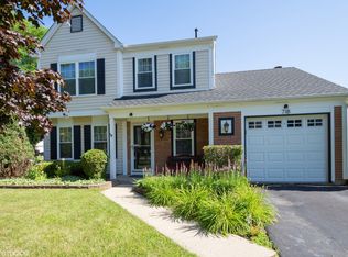 718 Cherry Valley Rd, Vernon Hills, IL 60061