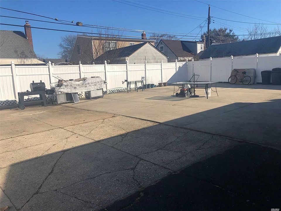 2nd image of 769 Coleridge Rd