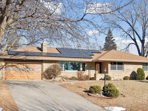 3205 Bell Ln, Saint Anthony, MN 55418