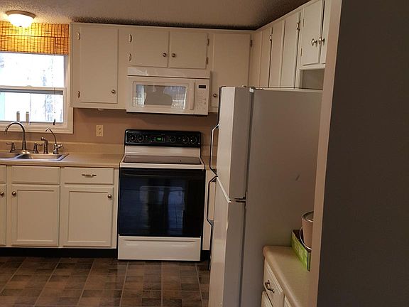 4th image of 2970 Michelle Dr