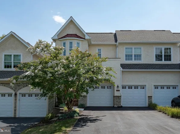 18 Creekview Cir, West Chester, PA 19382