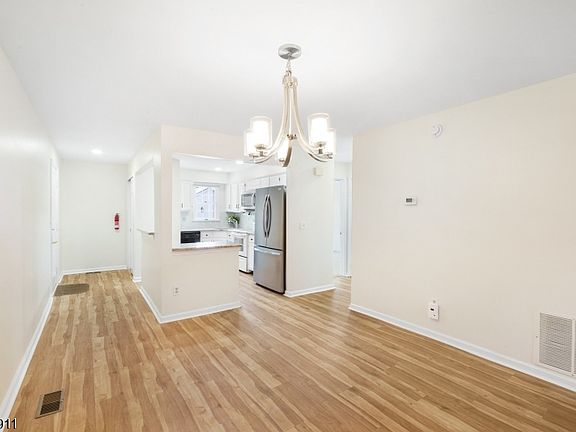 4th image of 109 Alexandria Way