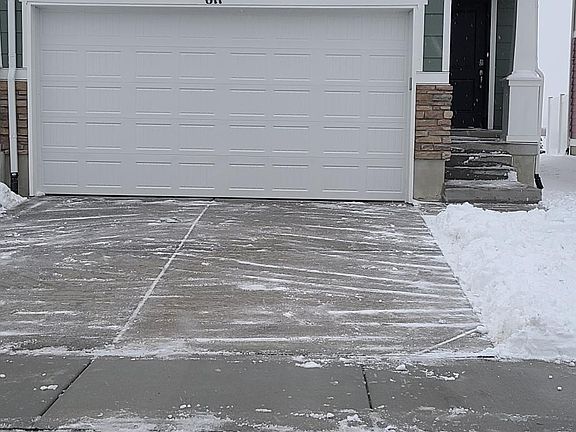 3rd image of 611 N Scuttlebutt Ln