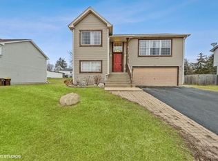 1008 Joshua Tree, Harvard, IL 60033