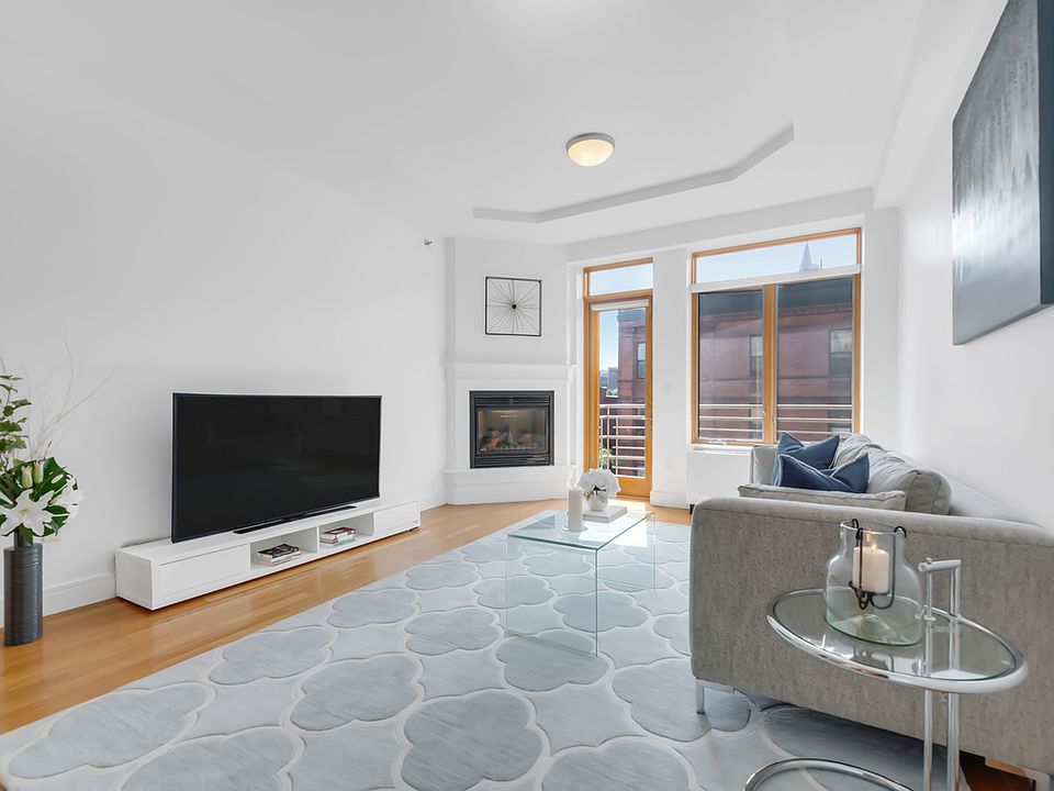 1st image of 2077 5th Ave APT 5A