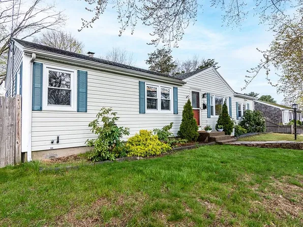 25 Myrna Rd, Warwick, RI 02818