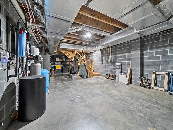 3rd image of 370 Ailey Rd