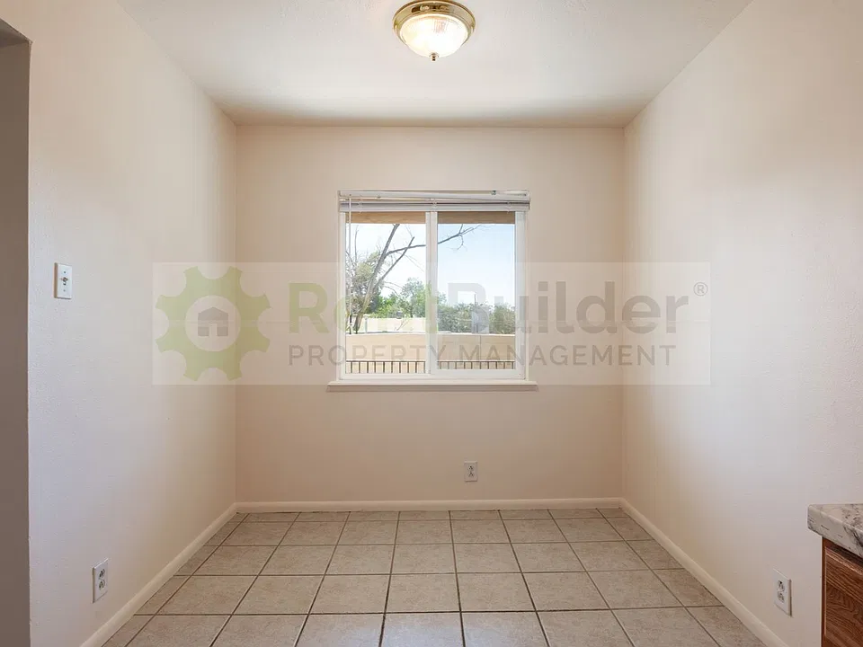 205 Vassar Dr SE #5