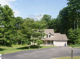 2564 Old Barn Rd, Traverse City, MI 49685