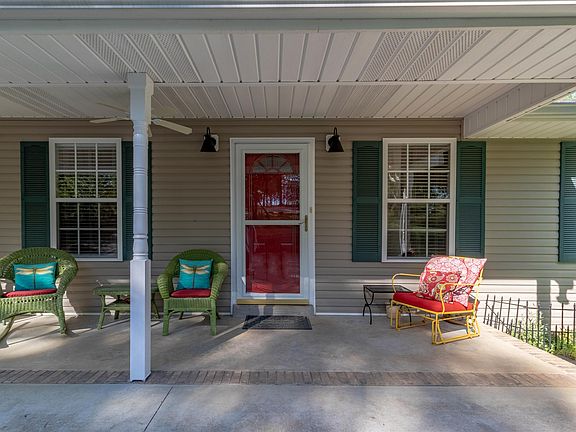 4th image of 135 Southgate Ln