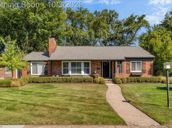 17234 Birwood Ave, Beverly Hills, MI 48025