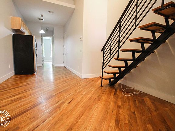 2nd image of 48 Wilson Ave #3LX