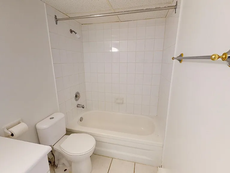 935 Goyeau St — Photo 6
