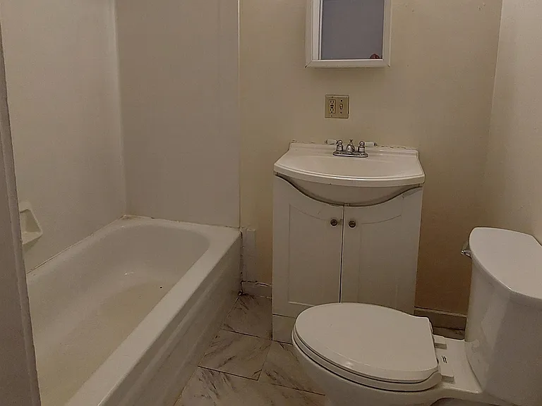 32 S Main St #7 — Photo 6