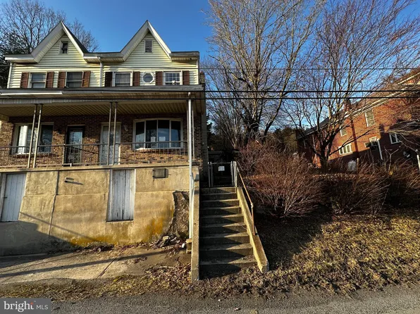177 Market St, Cumbola, PA 17930
