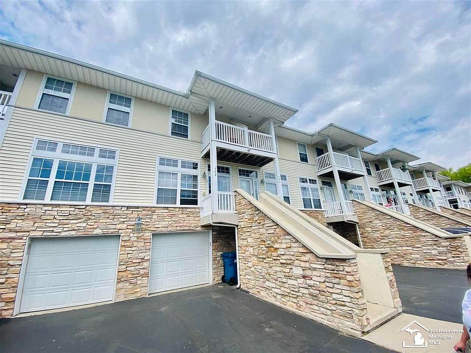 1st image of 302 Beachwalk Trl